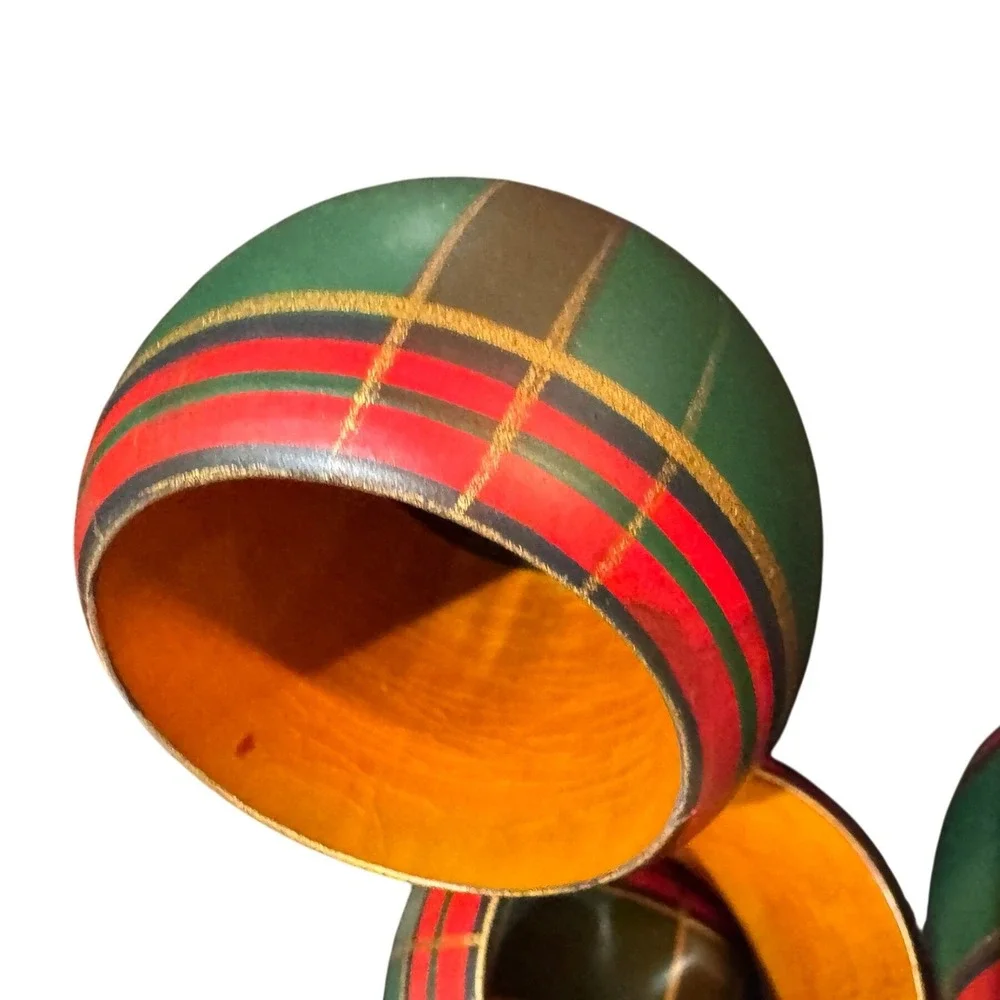 Vintage Wooden Plaid Napkin Rings Set of 4 Green Red Gold Tartan Christmas Decor